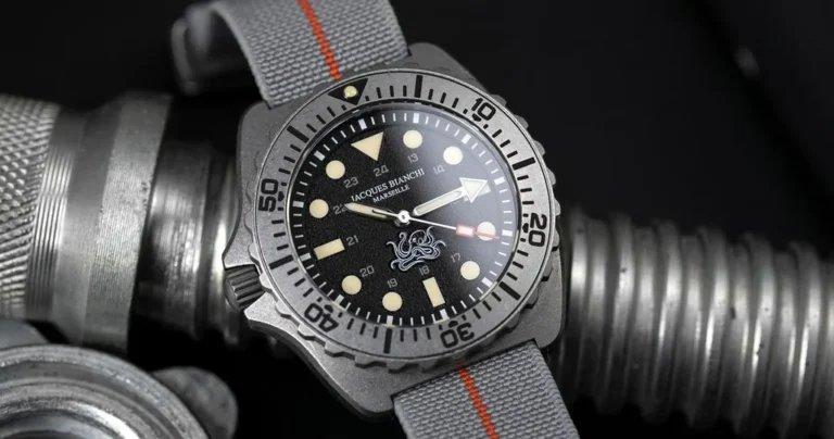 Les 16 montres françaises incontournables pour Noël 2023