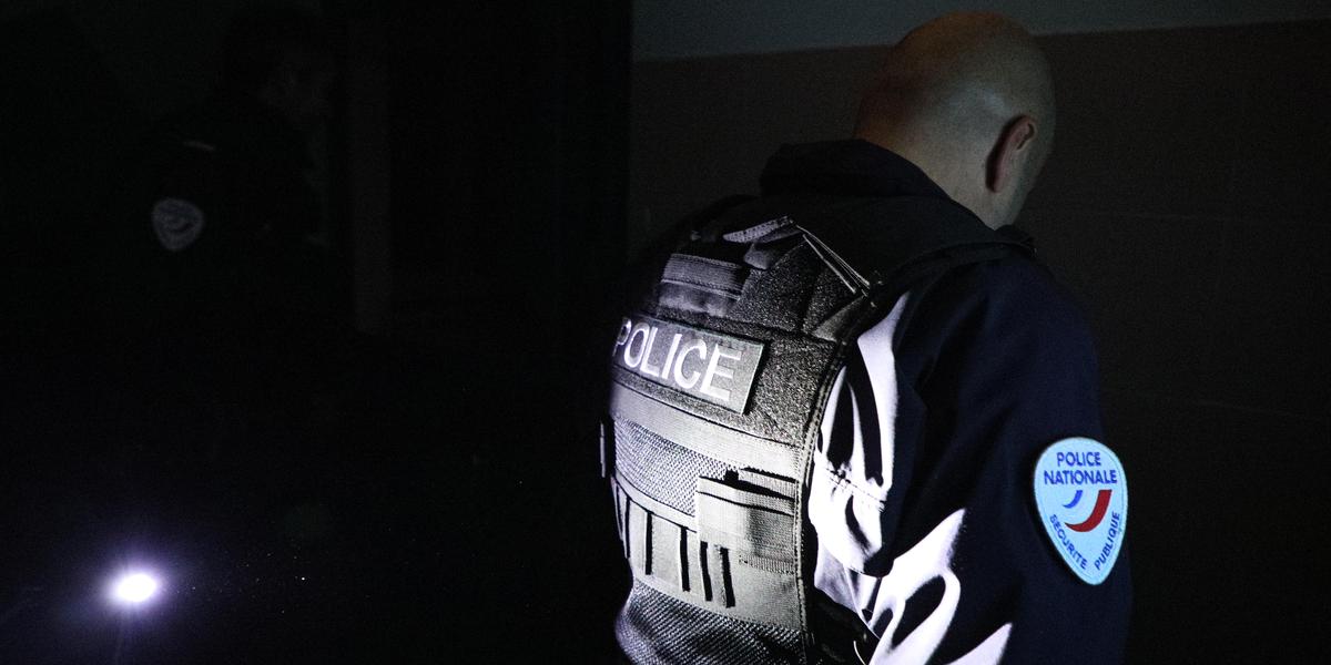 Vue nocturne des policiers à Castres