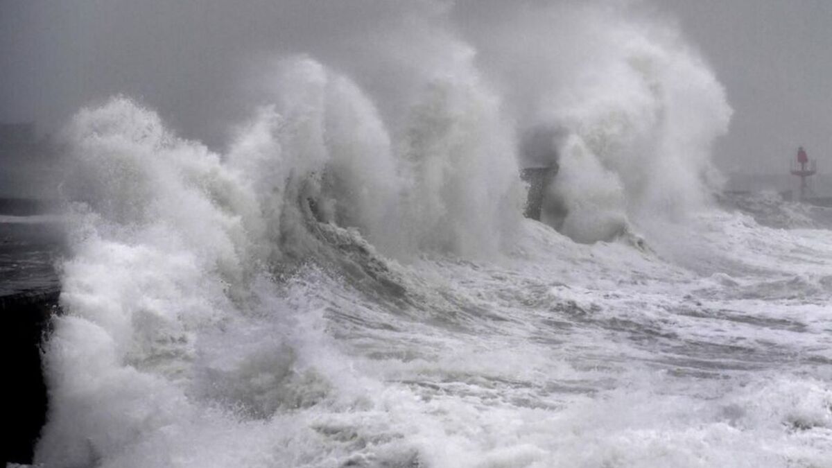 Vagues massives sur le littoral nord-ouest