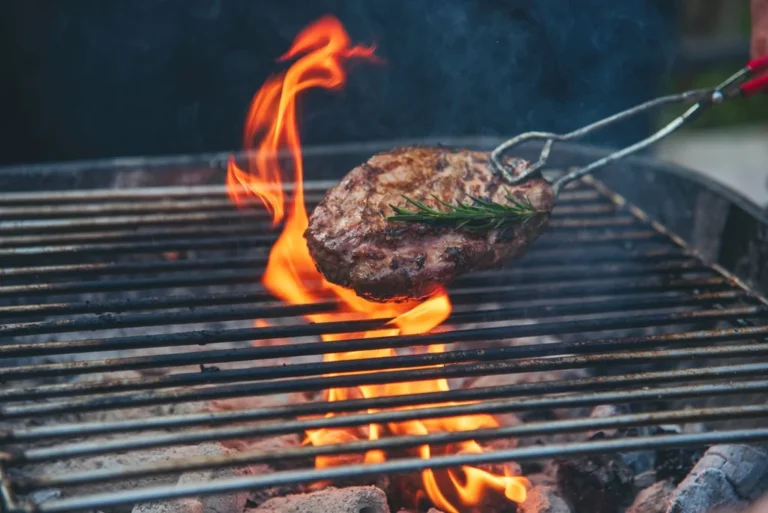 Barbecue en été : un risque accru de cancer du pancréas révélé