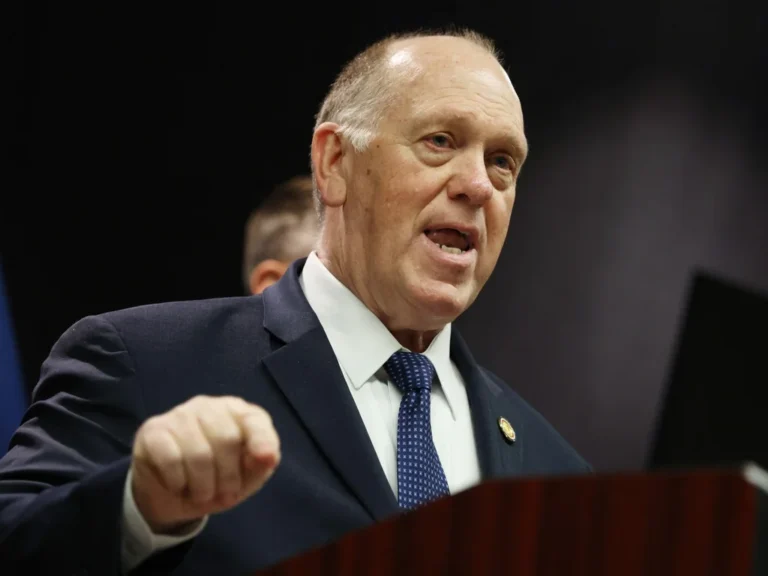 Chef de l'immigration de Trump intensifie les opérations au Minnesota