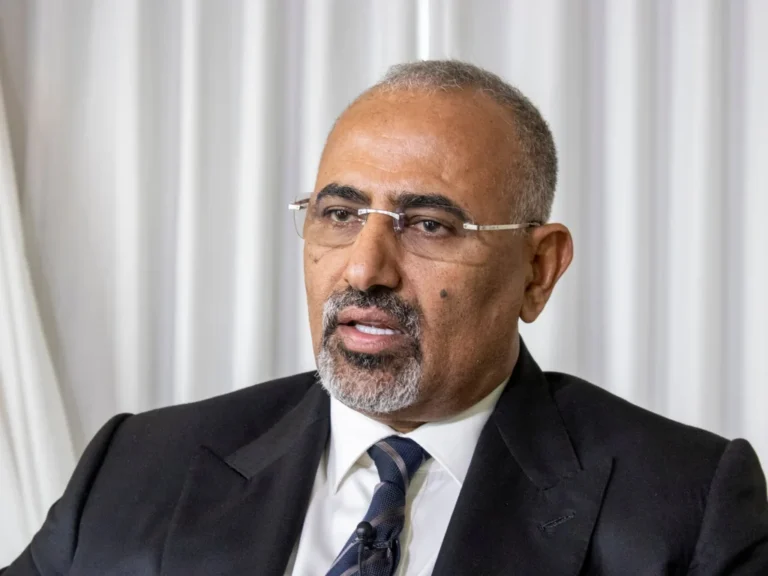 Coalition saoudienne frappe le Yémen après la fuite d'al-Zubaidi