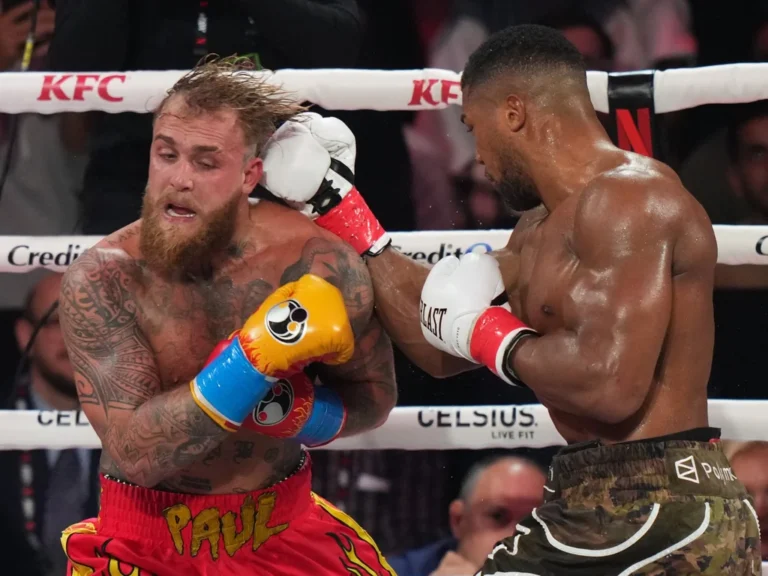 Jake Paul retiré du classement WBA après sa défaite face à Joshua