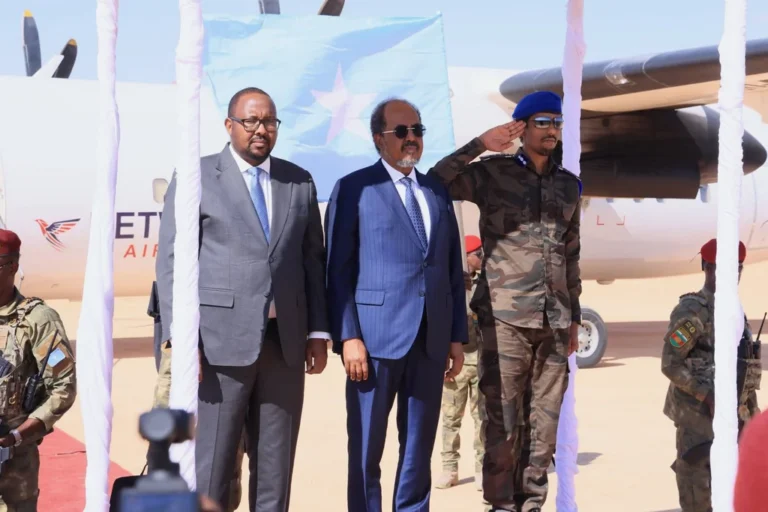 Le président somalien visite Las Anod pour la première fois en 50 ans