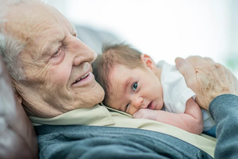 Nouveau-nés et Alzheimer : un biomarqueur partagé