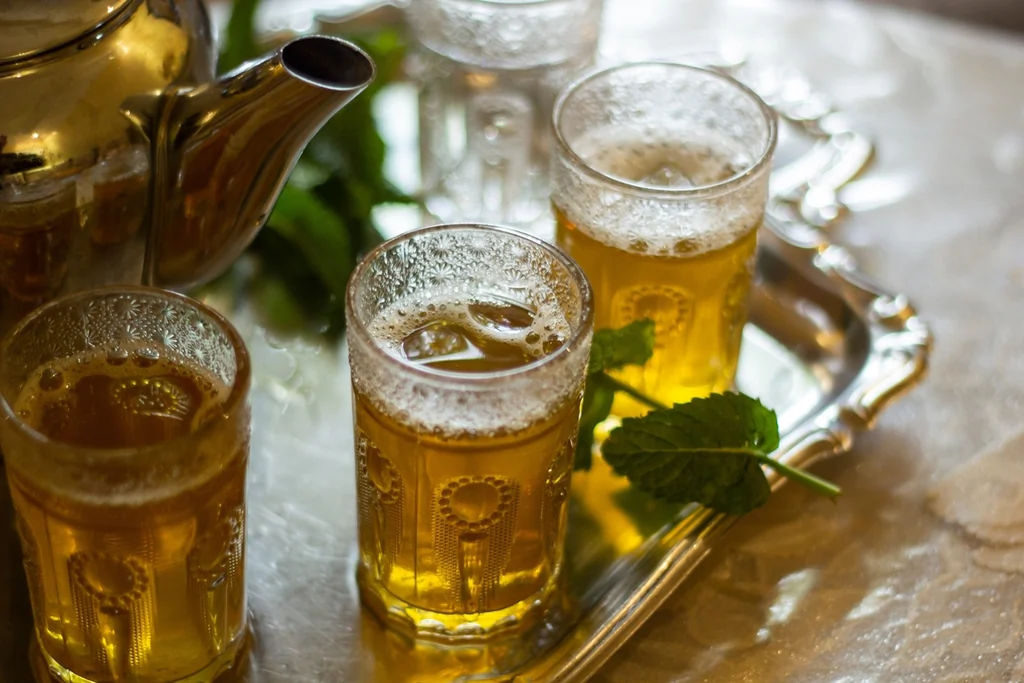 Thé à la menthe : la boisson anti-canicule recommandée par les nutritionnistes