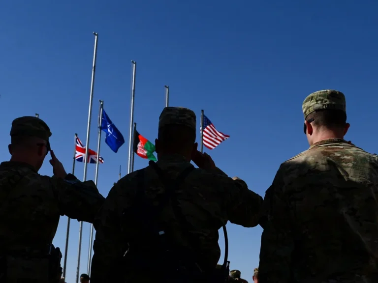 Trump loue les soldats britanniques après ses propos sur l'Afghanistan