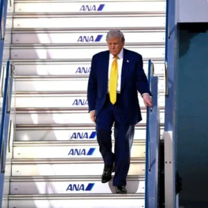 Air Force One contraint de faire demi-tour: Trump retardé vers Davos