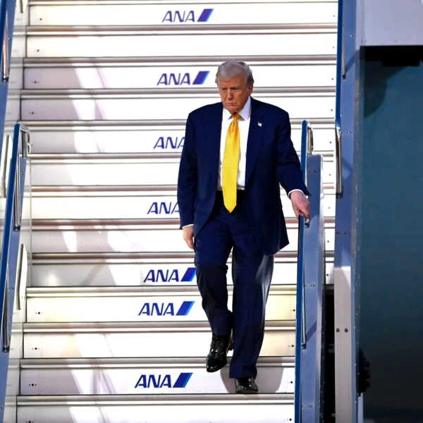 Air Force One contraint de faire demi-tour: Trump retardé vers Davos
