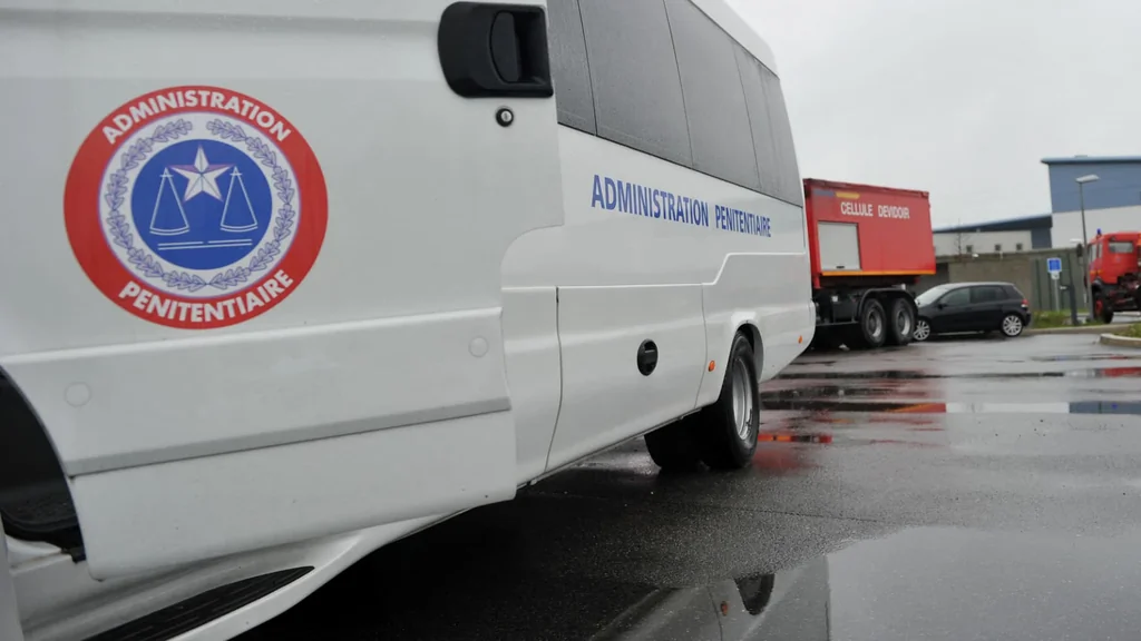 Chambéry: deux véhicules incendiés dans l’enceinte de la prison