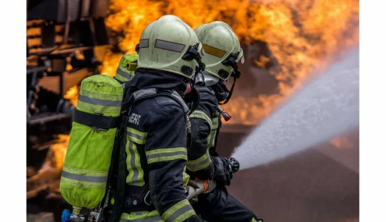 Décret 2025: Maladies professionnelles des pompiers élargies