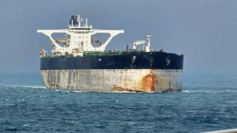 Député russe propose de couler des navires américains en représailles