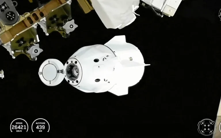 Évacuation médicale de Crew-11 sur l’ISS: rapatriement historique