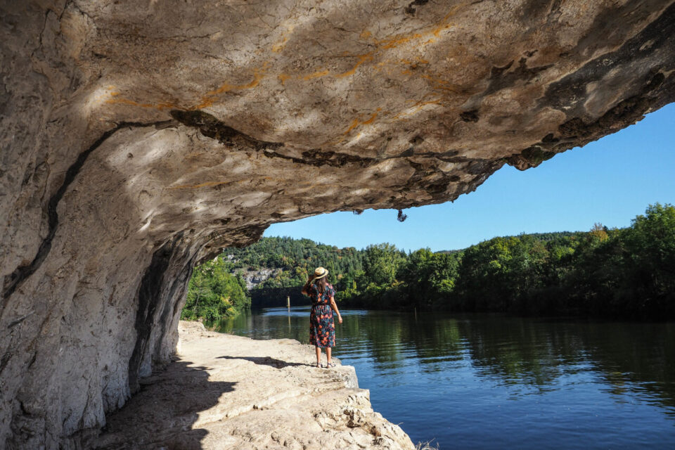 Le chemin de halage à Bouziès, près de Saint-Cirq-Lapopie.