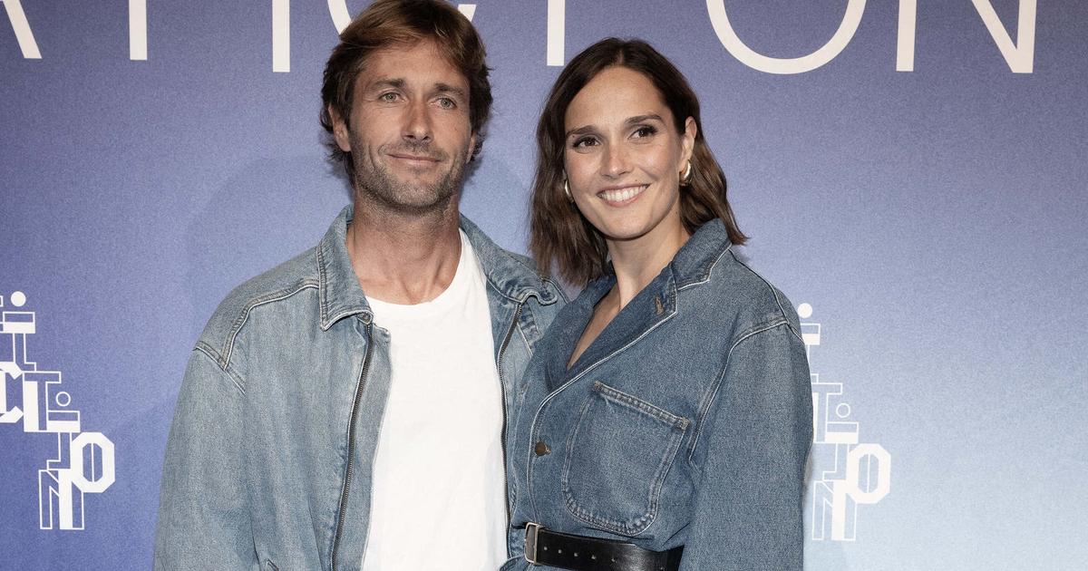 Le couple Lou-Laulhé lors d'un cliché public