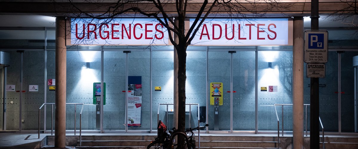 Soins intensifs et pansements chez un grand brûlé