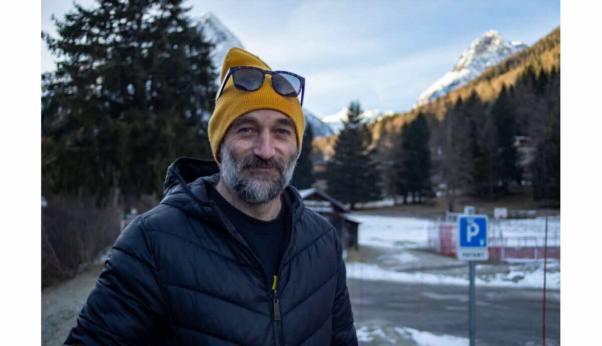 Maire de Haute-Savoie dans une télécabine