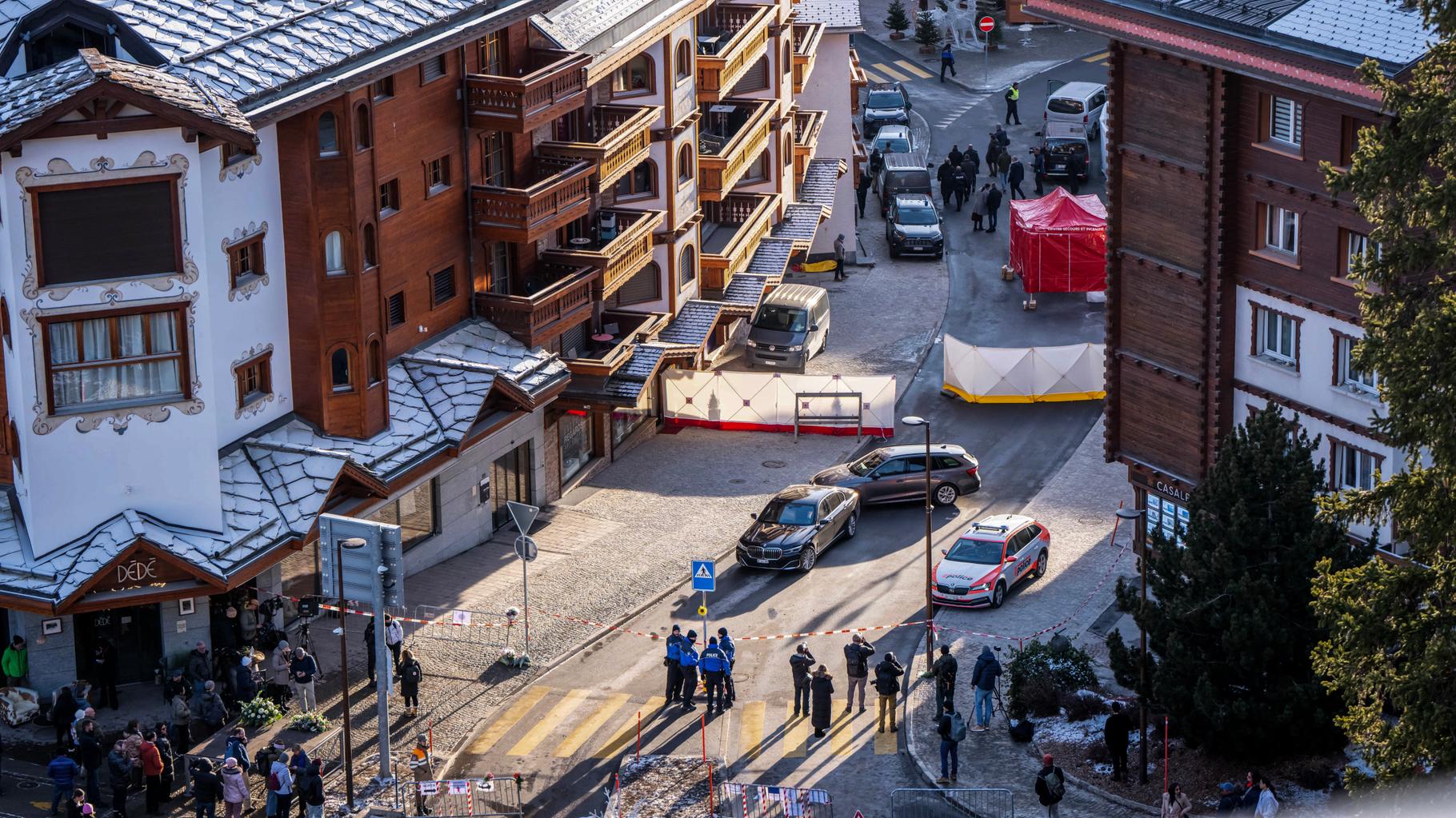 Vue d’un bar après l’incendie à Crans-Montana, Suisse