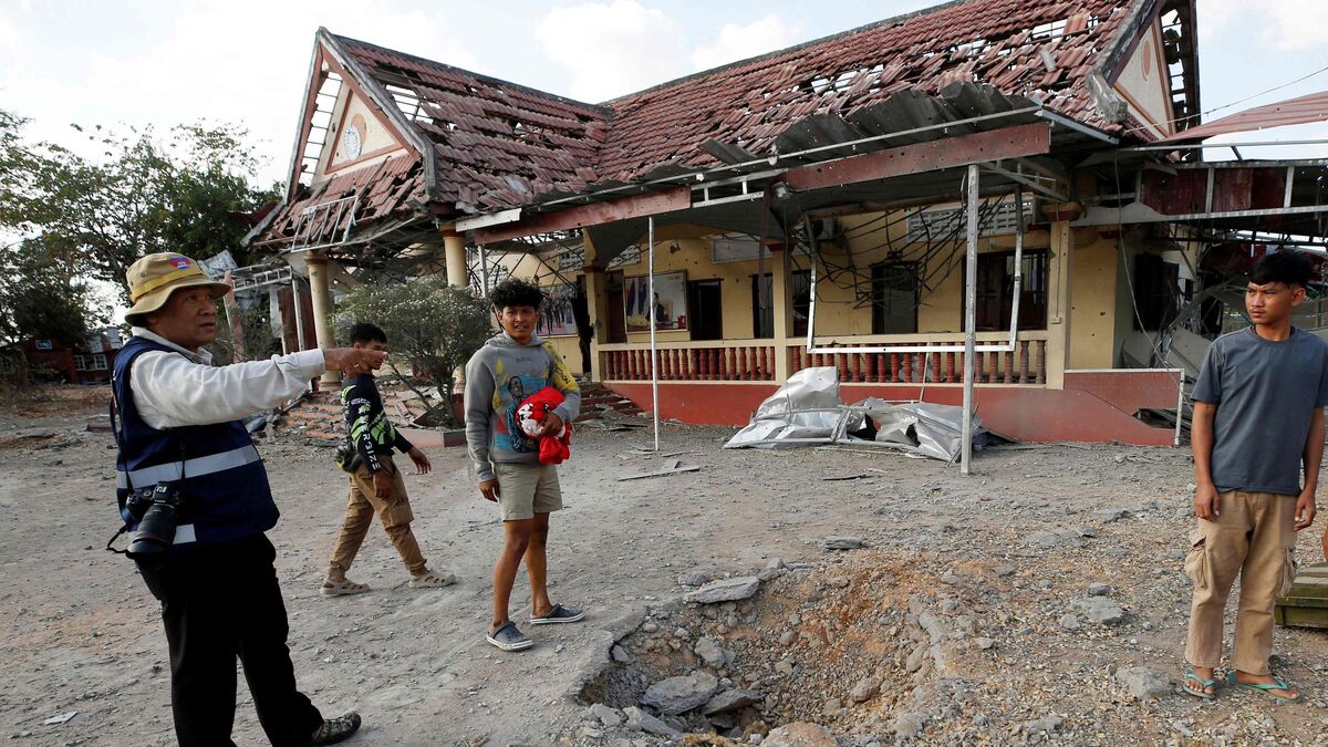 Frontière thaïlandaise-cambodgienne lors d'échanges de tirs