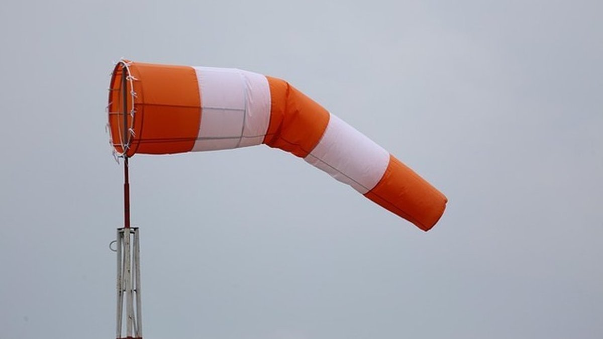 Vents forts et vagues sur les côtes françaises pendant Goretti