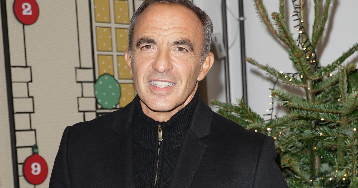 Nikos Aliagas sur le plateau de la Star Academy