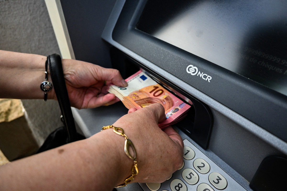 Illustration montrant un compte bancaire en rouge