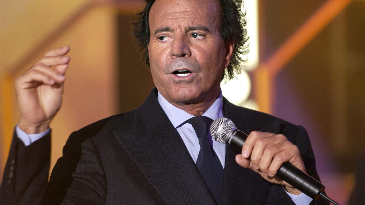 Chanteur Julio Iglesias lors d'une affaire judiciaire