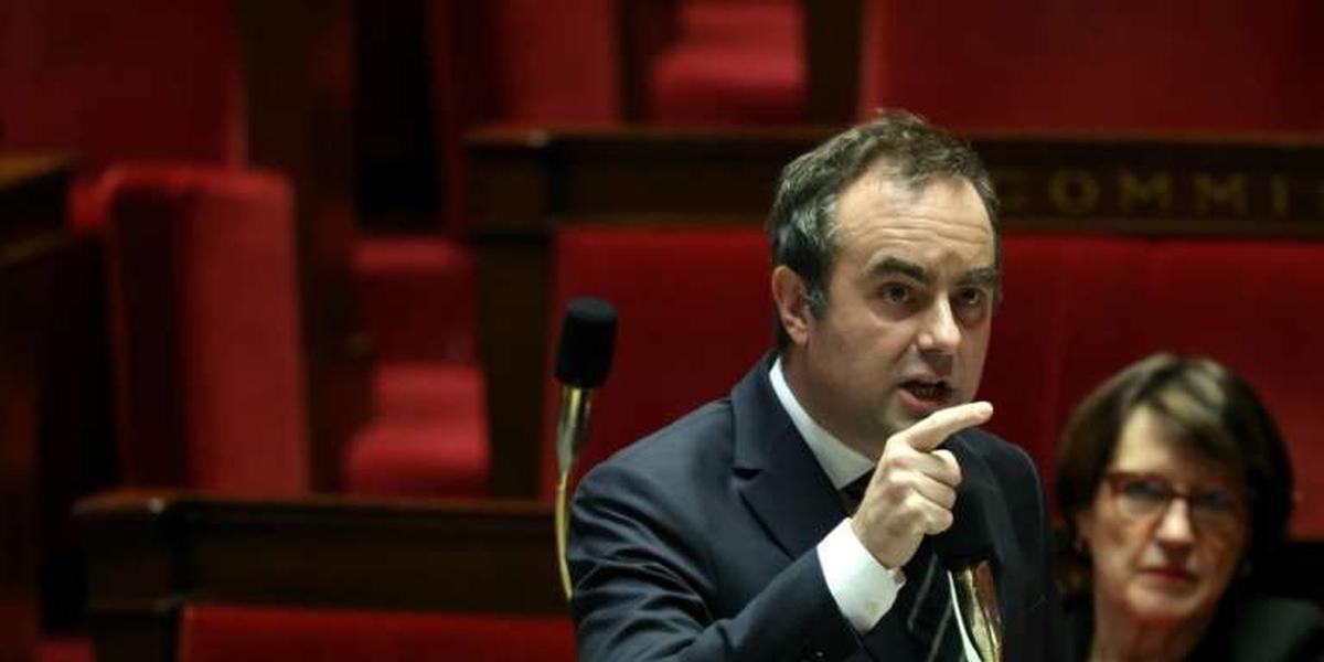 Porte-parole Maud Bregeon lors d'un point presse