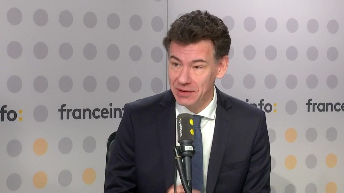 Lycéen en discussion sur Parcoursup