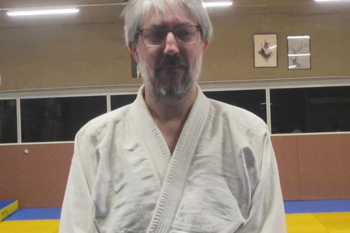 Sébastien Denissel enseigne l’aïkido bénévolement à Souterraine