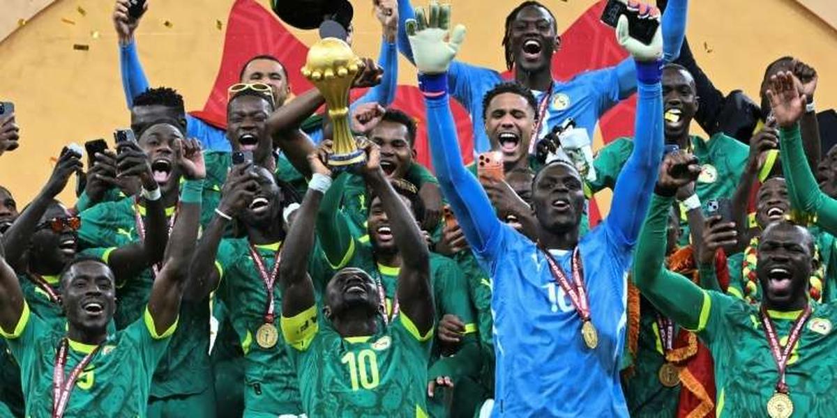 Supporters sénégalais célébrant le sacre