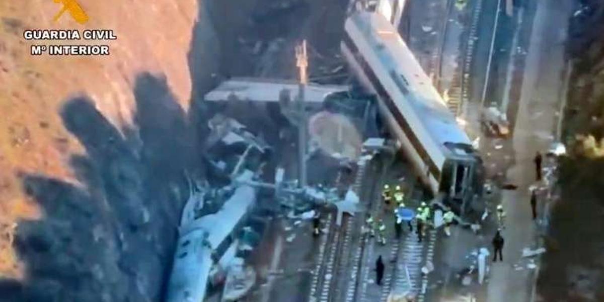 Vue aérienne des wagons Renfe près d'Adamuz