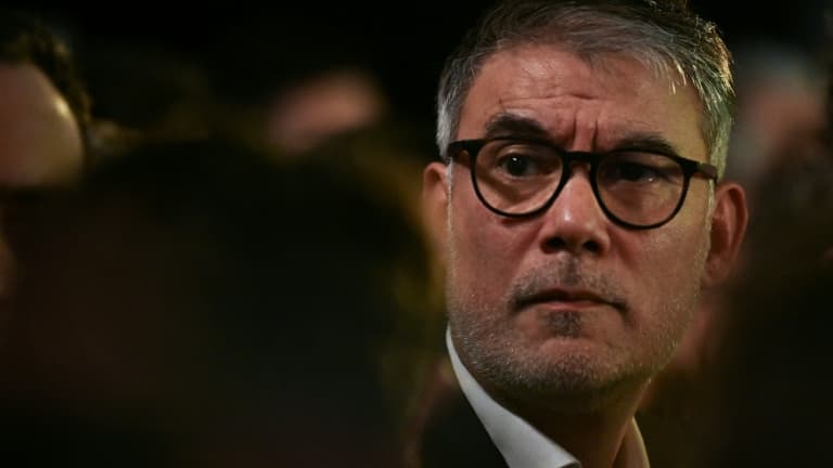 Olivier Faure lors d'une réunion politique à Paris