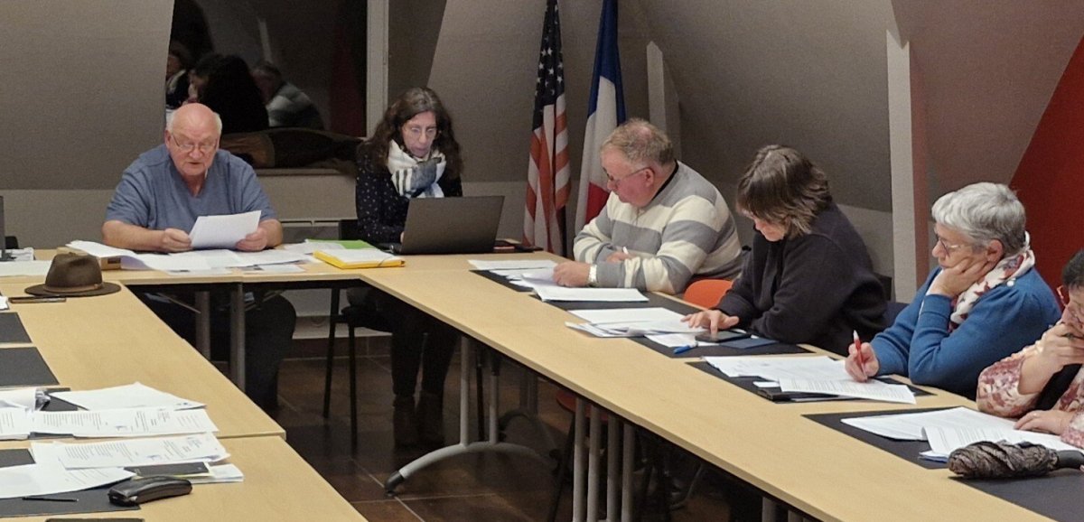 Place du Jumelage à Mortain, rebaptisée