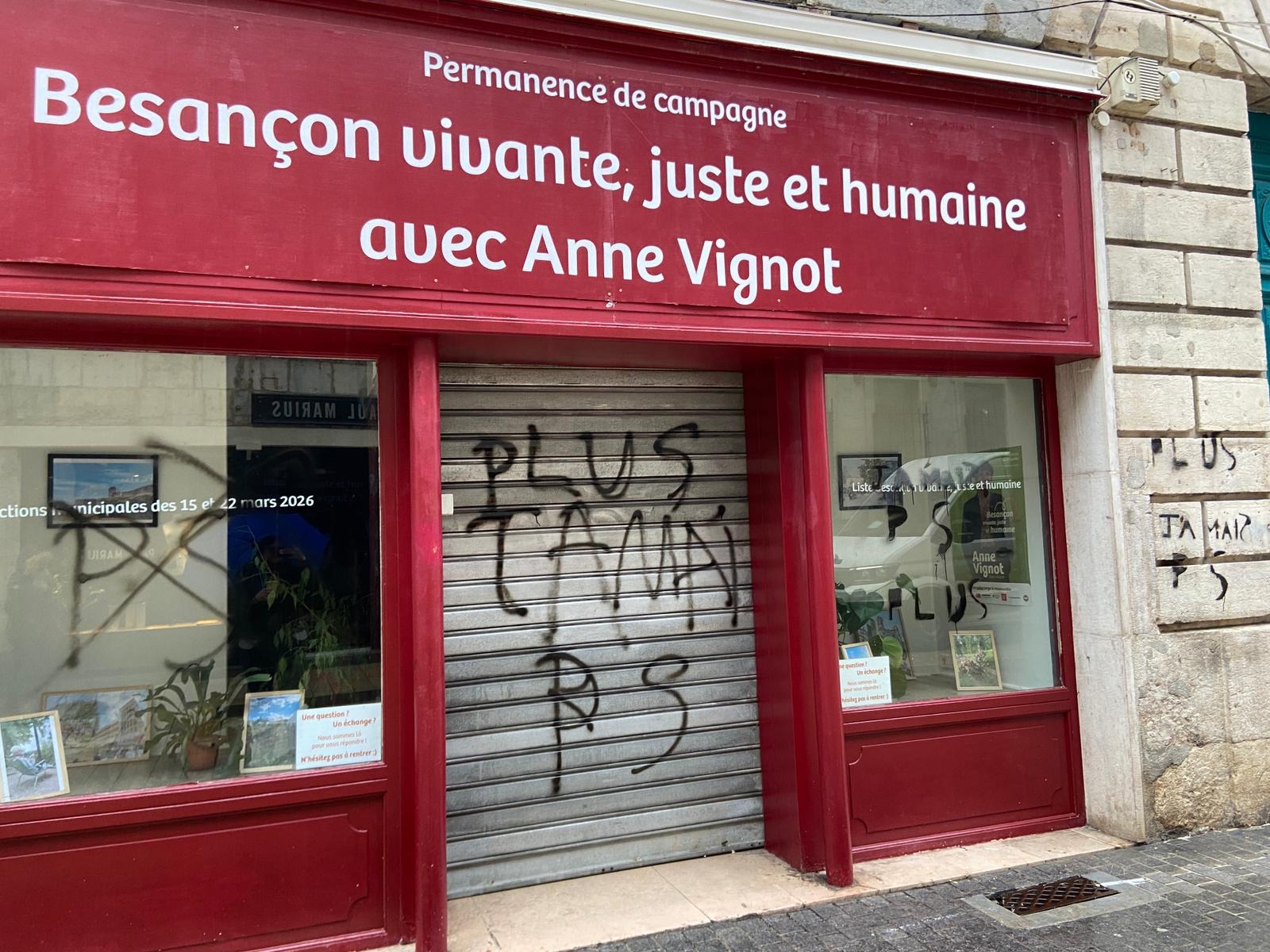 Local vandalisé de la campagne d Anne Vignot à Besançon