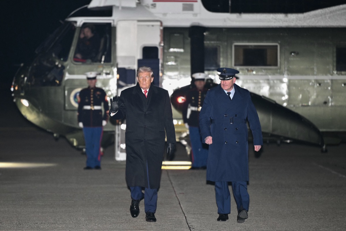 Air Force One sur la base Andrews après demi-tour