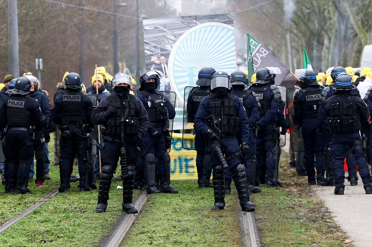 Manifestation de fermiers devant le Parlement européen à Strasbourg