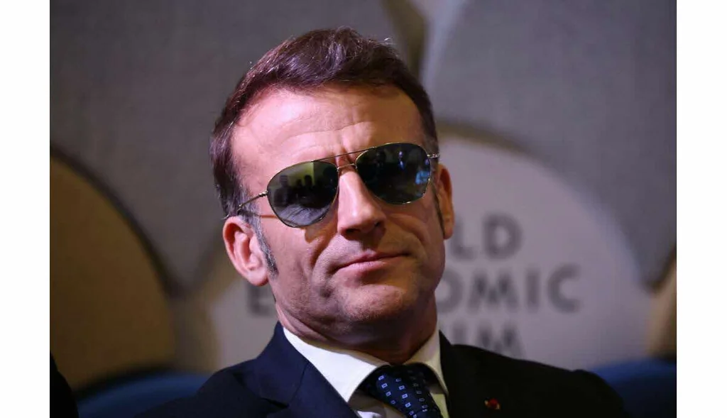 Macron et ses lunettes aviateur: un message derrière le look