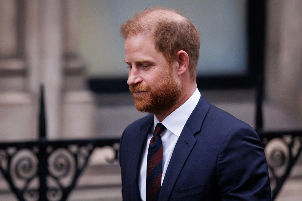 Prince Harry contre les tabloïds: le procès se poursuit à Londres