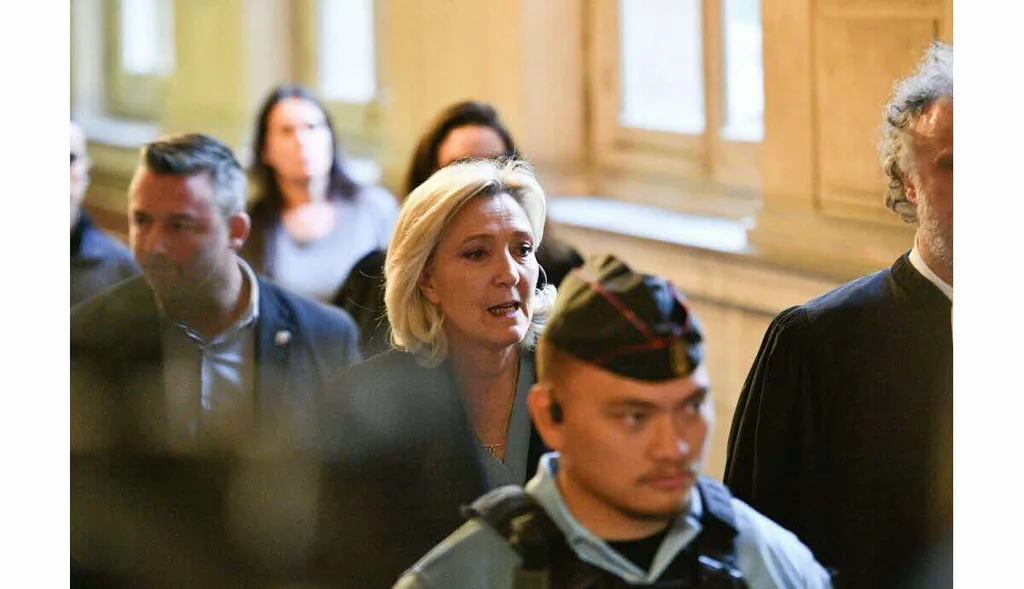 Procès de Marine Le Pen: une magistrate affirme une approche américaine