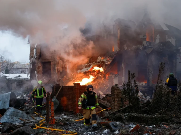 Bombardements sur Kyiv et proposition US de réunion Poutine-Zelensky