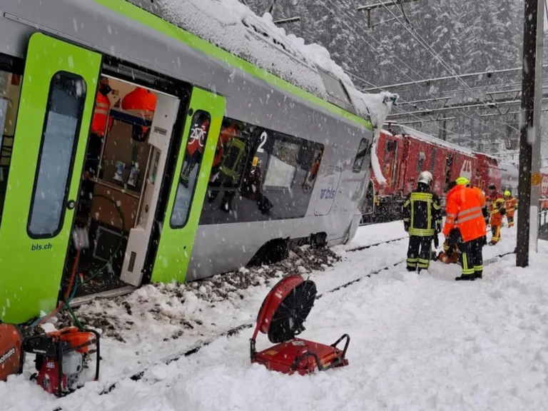 Déraillement en Suisse: 5 blessés après une avalanche dans les Alpes
