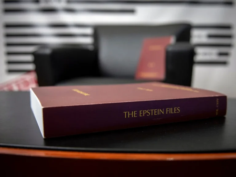Fichiers Epstein: Israël, Barak et l'accord de sécurité ivoirien