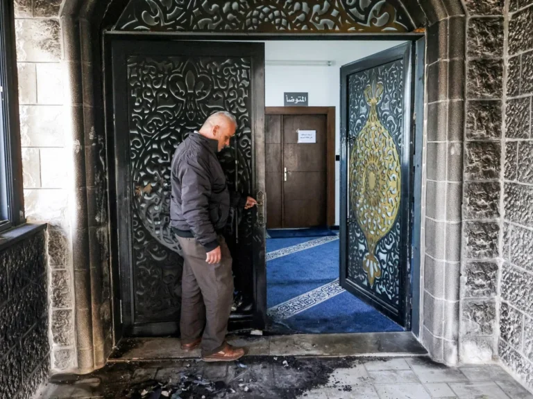 Hamas condamne l'incendie d'une mosquée à Naplouse