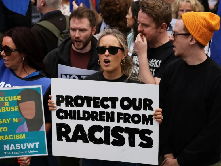 Hausse des attaques et racisme envers les musulmans au Royaume‑Uni