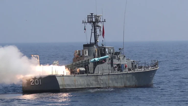 La marine iranienne : capacités, stratégie et enjeux régionaux