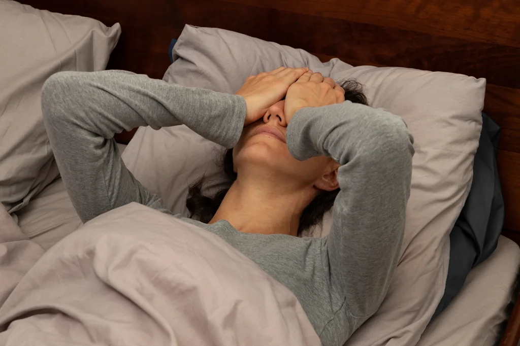 Réveil nocturne à 3h29 : mieux dormir pendant la ménopause