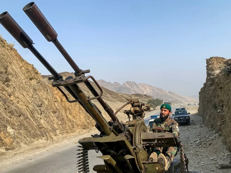 Tensions Pakistan-Afghanistan : appels internationaux à la désescalade