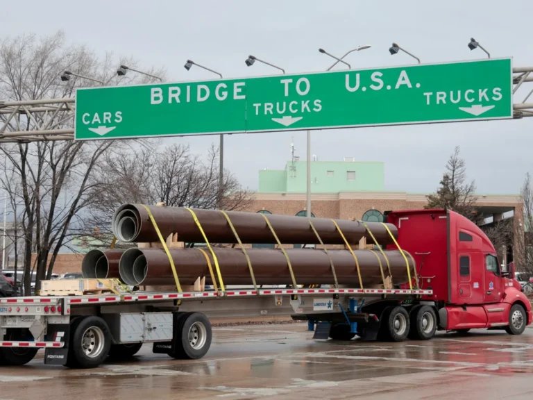 Trump menace de bloquer l'ouverture du pont Detroit‑Canada