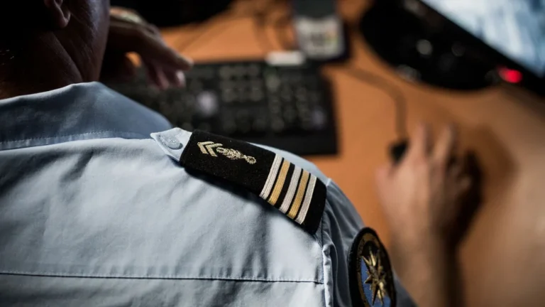Un homme de 47 ans écroué à Troyes pour sollicitation sexuelle d'une mineure, révélée être un gendarme